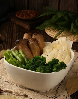 萬國滷味-蔬菜拼盤 Wanguo Luwei must try cold snacks - Fresh seasonal vegetables