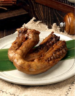 萬國滷味-真空包裝雞脖子 Wanguo Luwei must try cold braised food - Chicken Necks